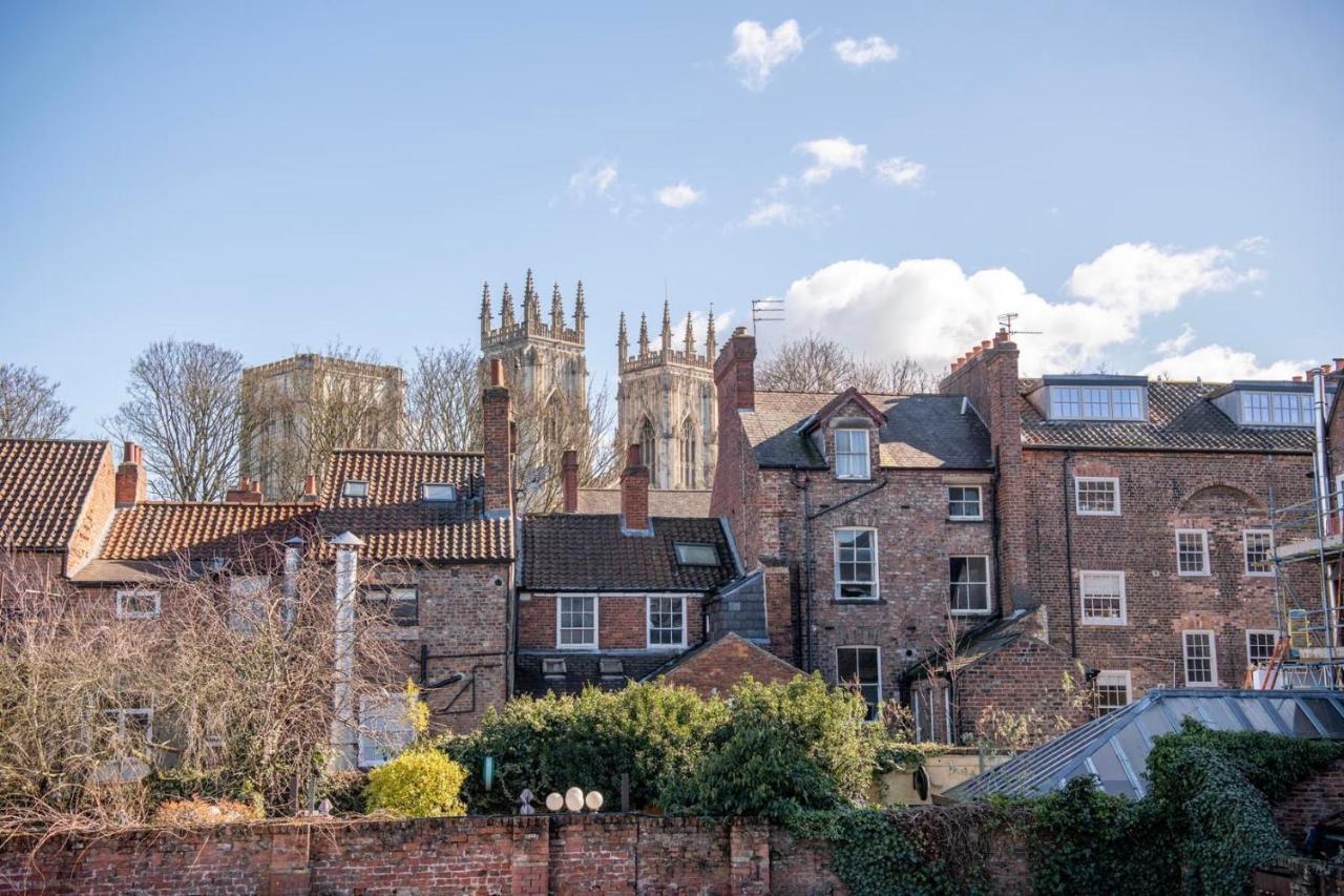 The Quadrant - The Larsen Apartment York