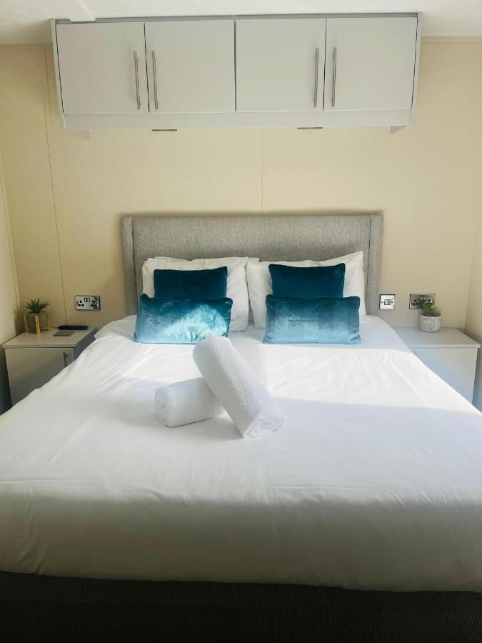 Springwood With Hot Tub Holiday home York