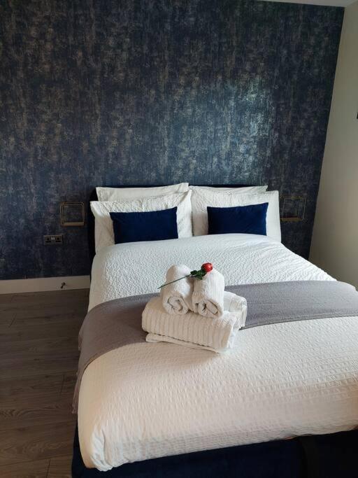 The Gin Suites Luxury Studio Apartment