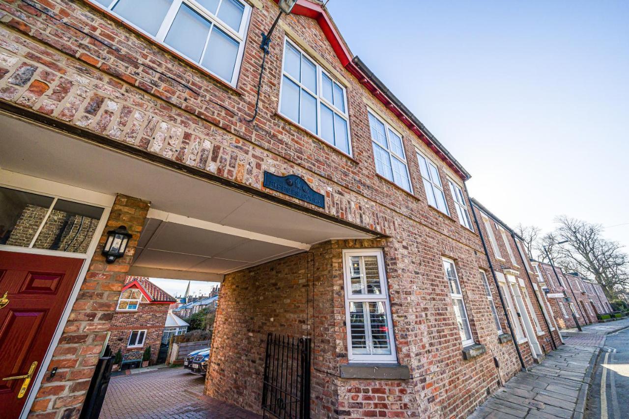 Corner Bishophill - Free Parking Holiday home *