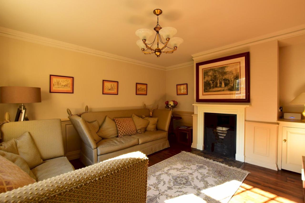 14 St Saviours Place,