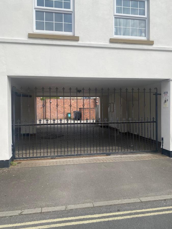 Apartment City Centre, Recently Renovated 2 Bedroom Flat York