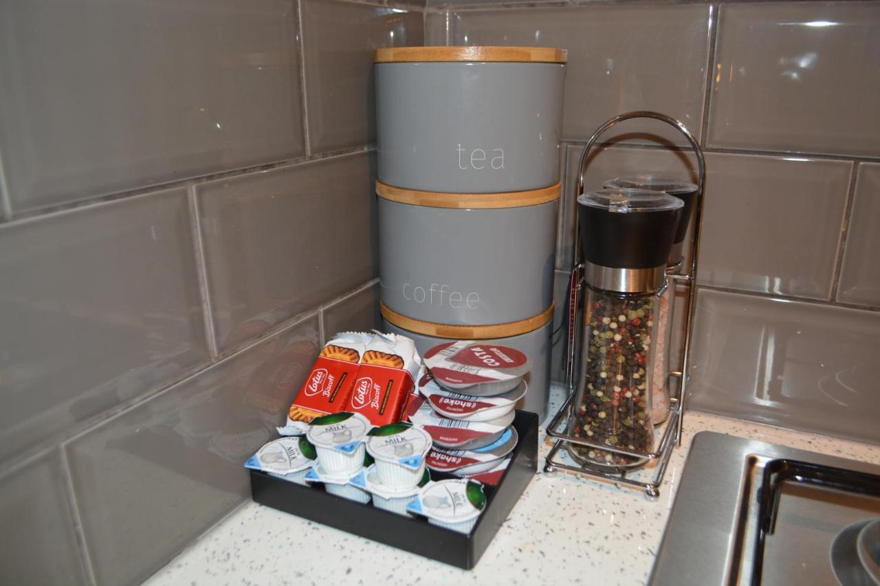Luxury In - Sleeps -5 , Free Parking , *