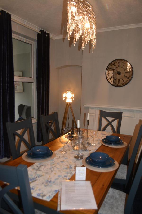 Holiday home Luxury In - Sleeps -5 , Free Parking ,