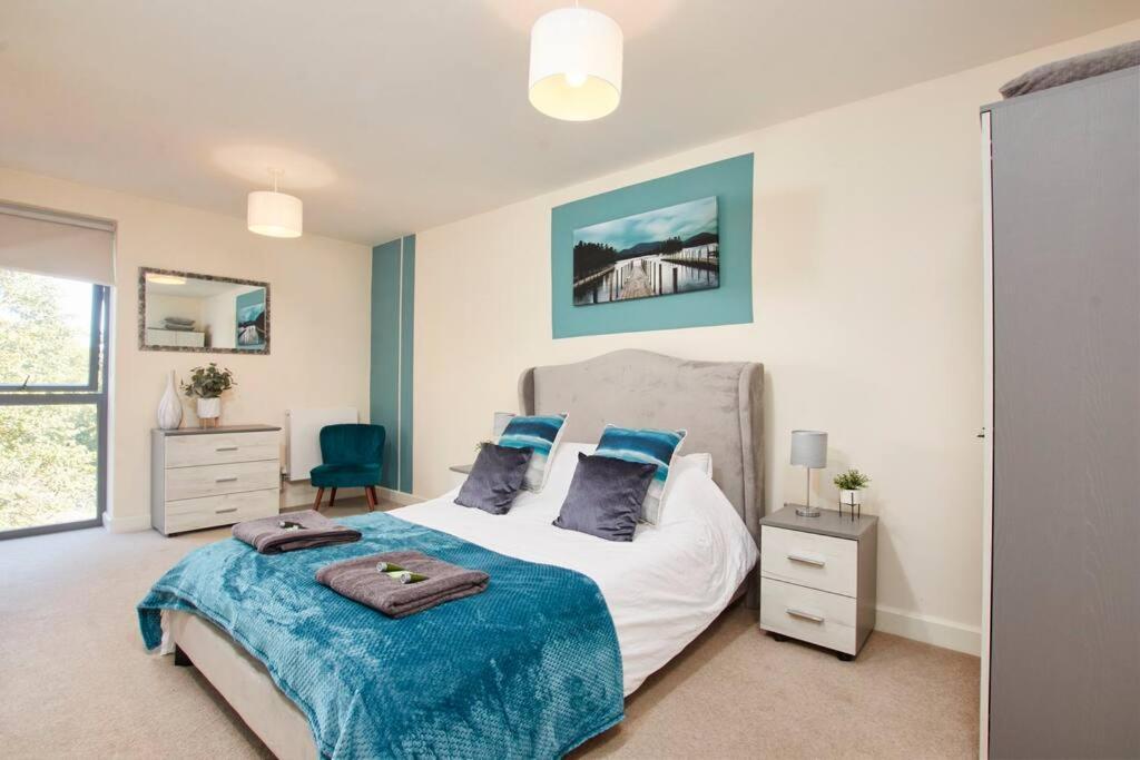 Spacious Flat With Parking In The Heart Of * York