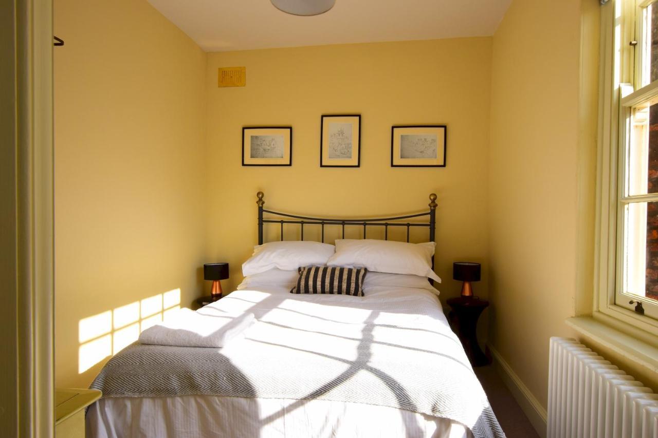 14 St Saviours Place,