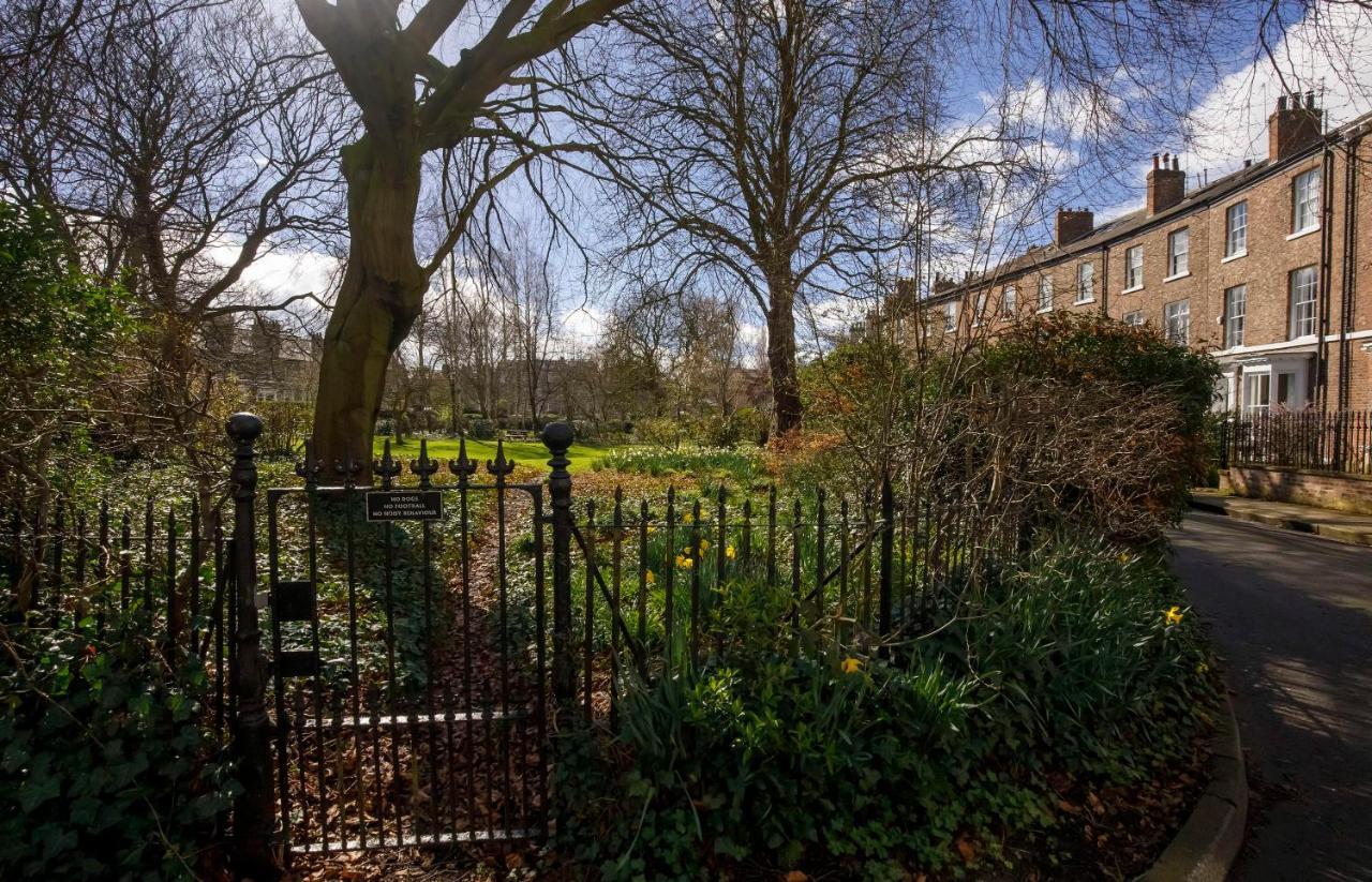 Apartment The Square Garden In For Up To 4 Guests York