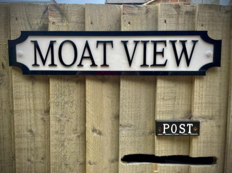 Moat View Free Parking, Central, Ev Plug Apartment York