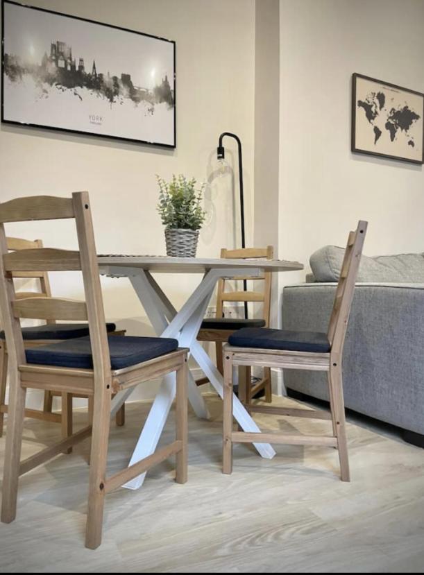 Moat View Free Parking, Central, Ev Plug Apartment York