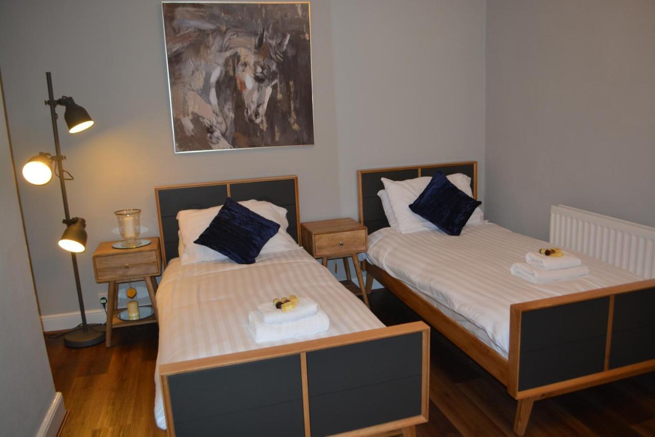 Holiday home Luxury In - Sleeps -5 , Free Parking ,
