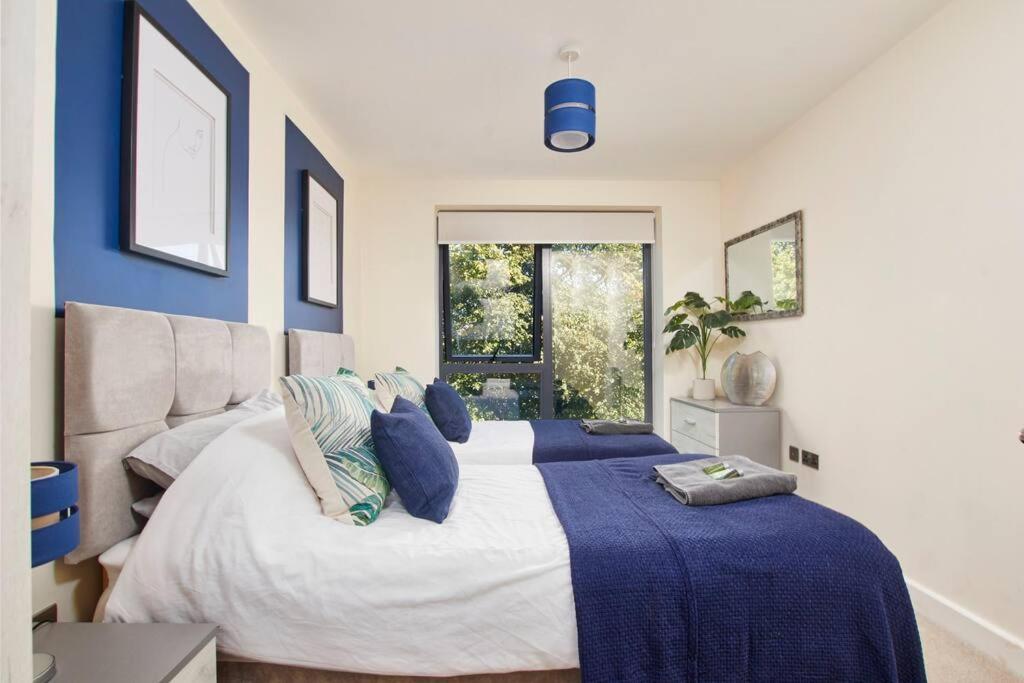Spacious Flat With Parking In The Heart Of * York
