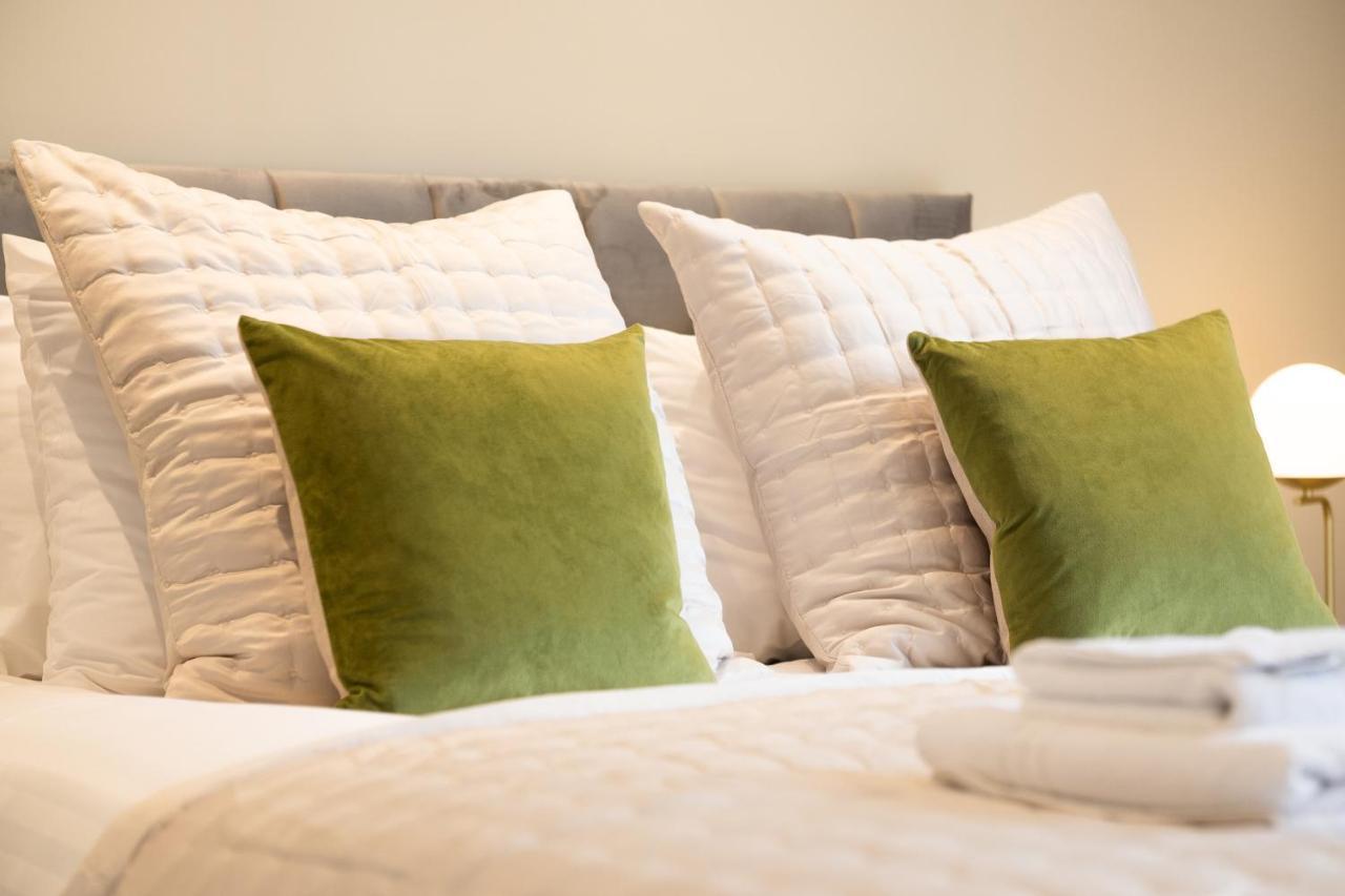 Entire 2 Bed - No. 49 - The Cosy Collection Ltd Apartment *