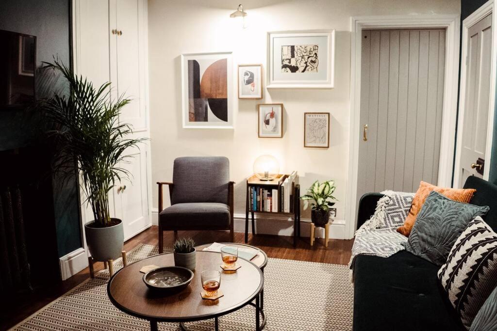 Artistic Hideaway Within York's Ancient Walls York