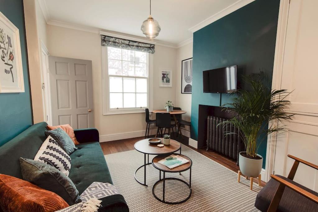 Artistic Hideaway Within York's Ancient Walls Holiday home *