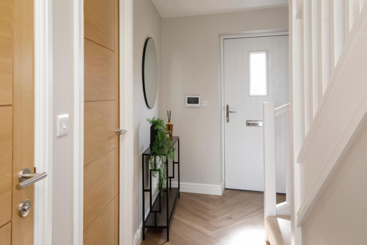 Crescent Court Modern And Luxurious * York