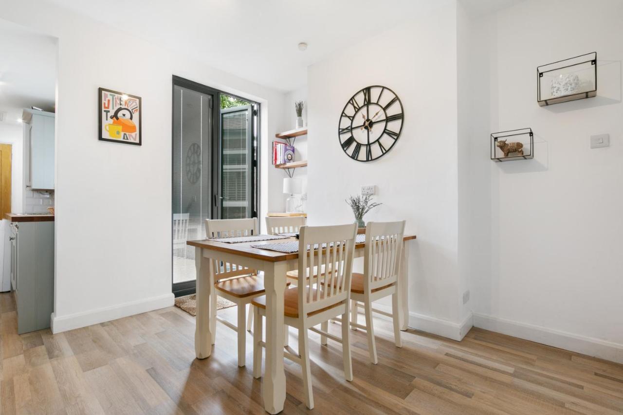Holiday home Stylish Near Centre - Pass The Keys *