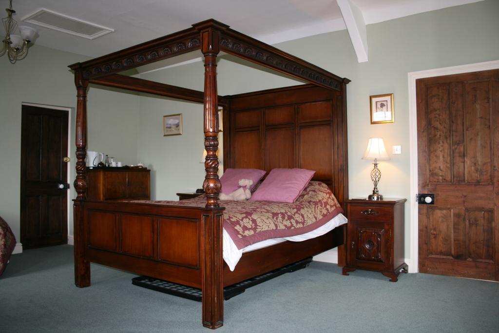 The Manor 4*