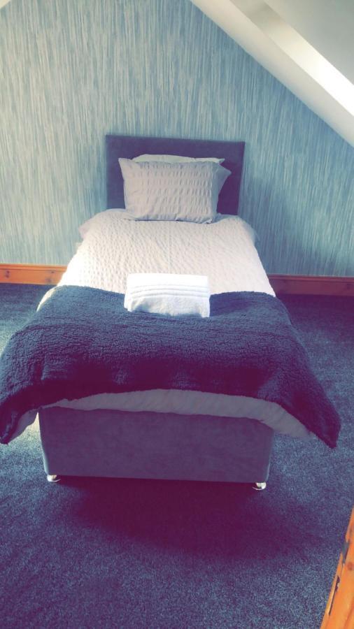 Corner House - Quiet Cul-de-sac Holiday home *