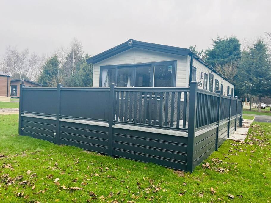 Country With Hot Tub * York