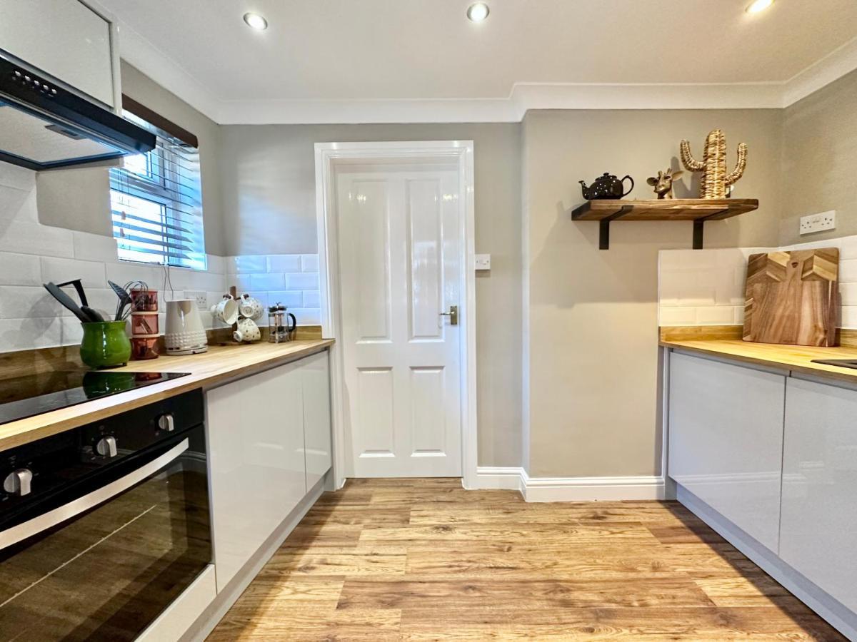 De Burgh Ground Floor With Free Parking Apartment