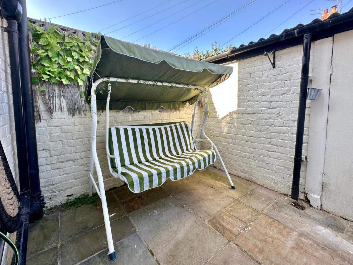 De Burgh Ground Floor With Free Parking * York