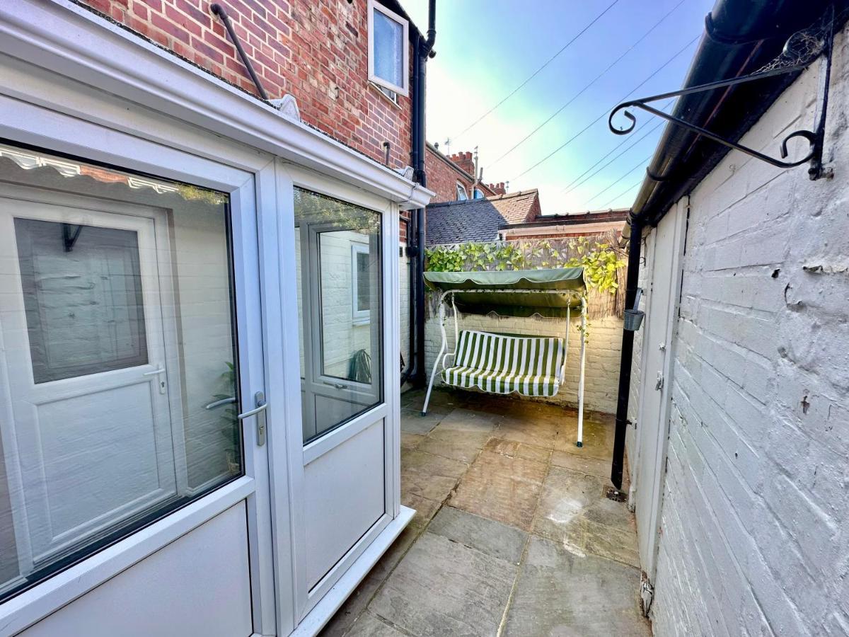 De Burgh Ground Floor With Free Parking Apartment York