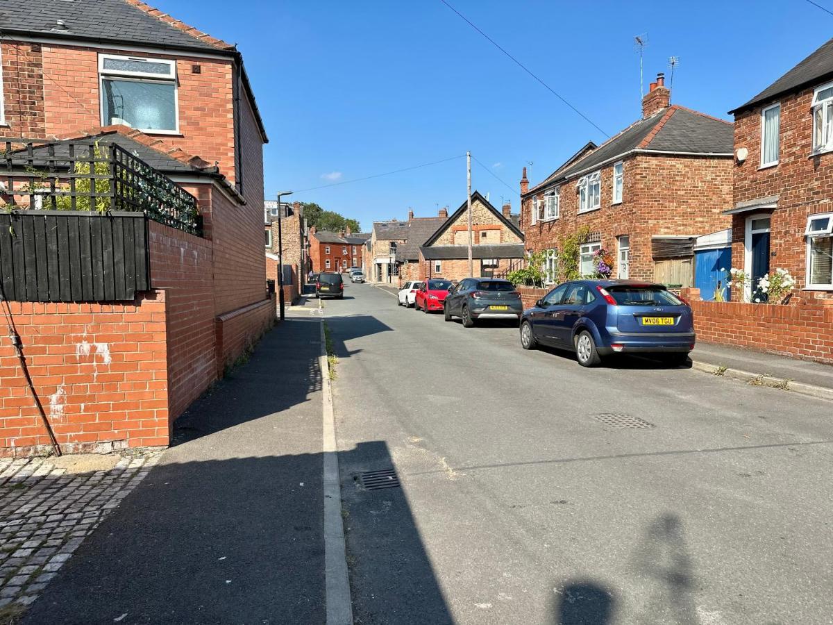 Apartment De Burgh Ground Floor With Free Parking York