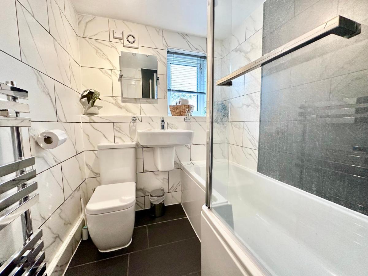 Apartment De Burgh Ground Floor With Free Parking York