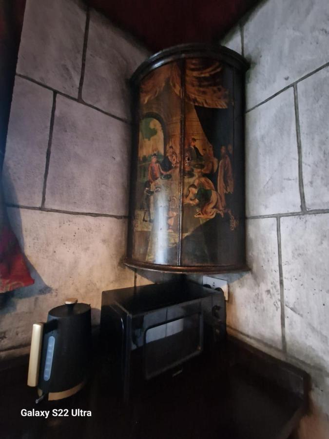 Transylvania House *