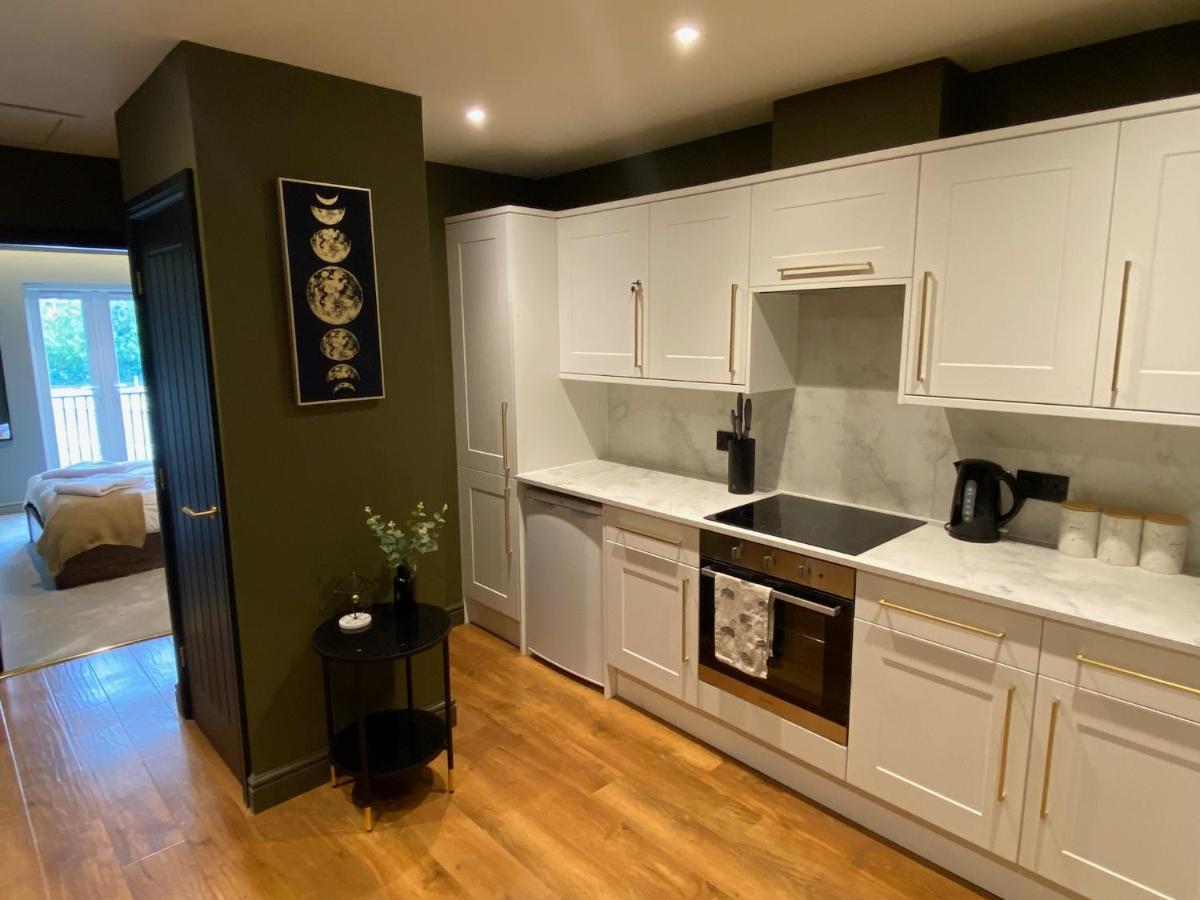 Apartment Luxury 2 Bedroom W/ Free Parking *
