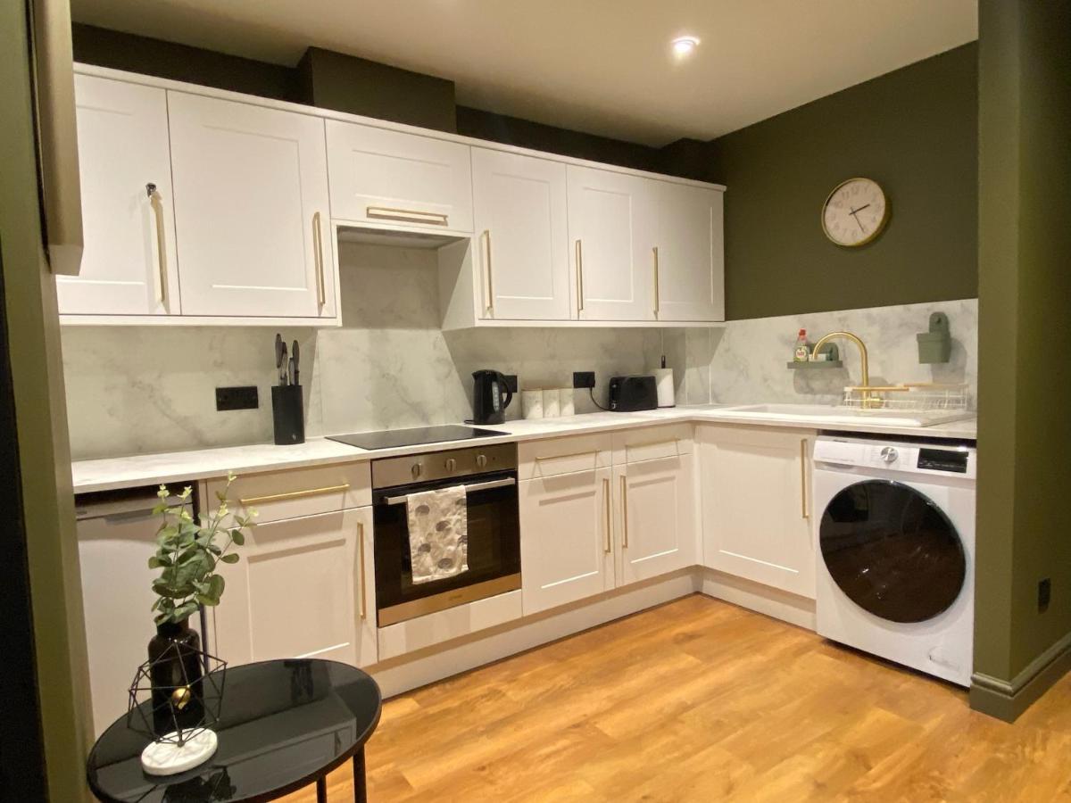 Apartment Luxury 2 Bedroom W/ Free Parking *