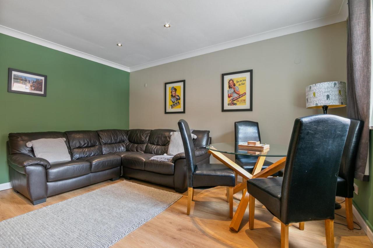 Apartment Lovely In - Pass The Keys *