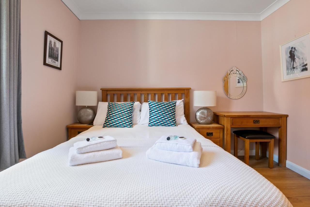 Lovely In - Pass The Keys Apartment *