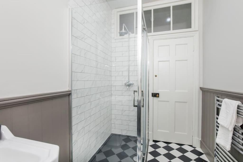 Aldwark View With Free Parking Apartment York