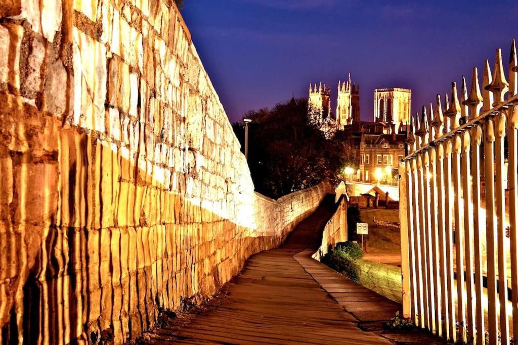 Aldwark View With Free Parking * York