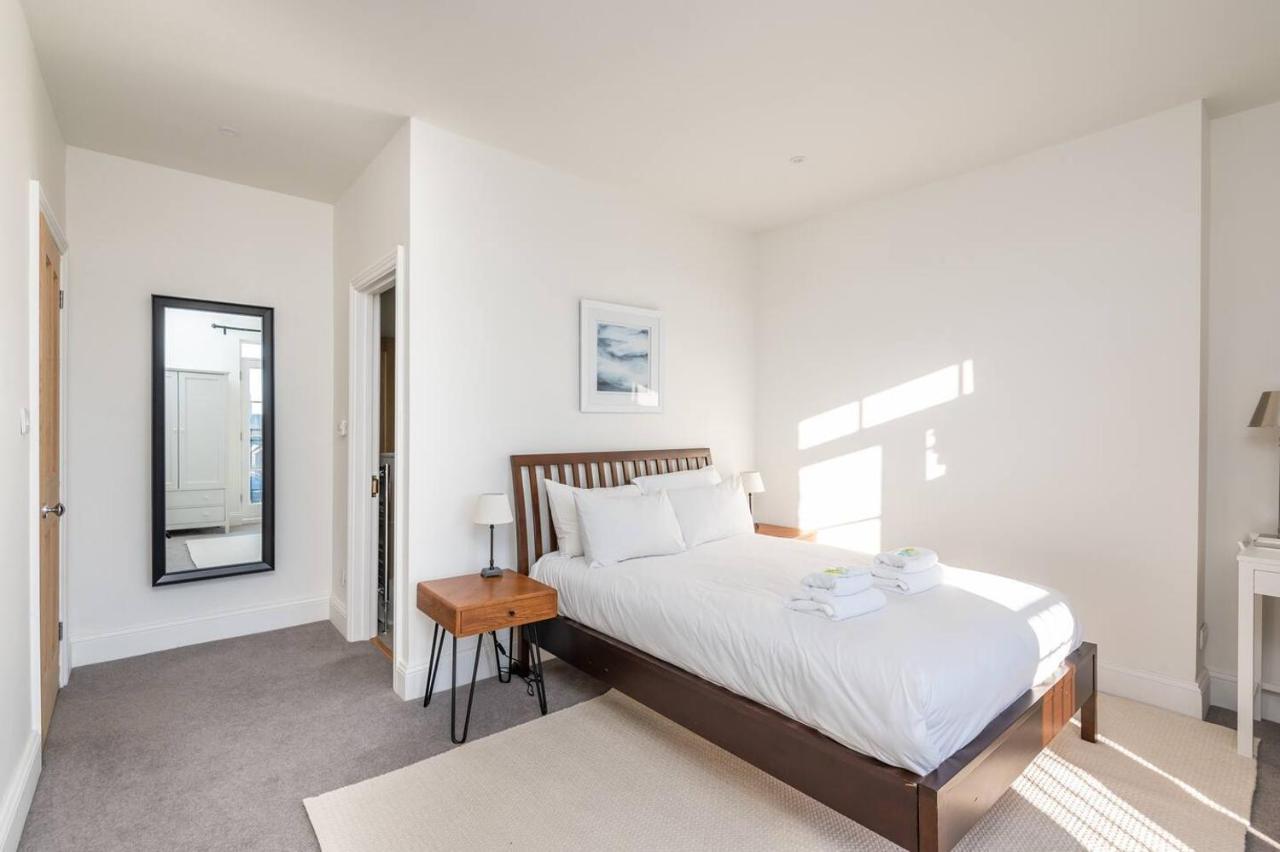 Pass The Keys Luxurious Duplex With Parking