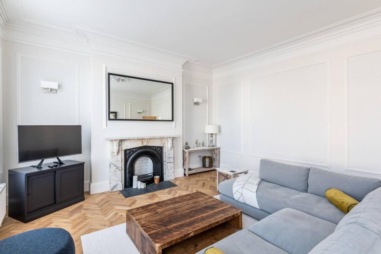 Pass The Keys Luxurious Duplex With Parking