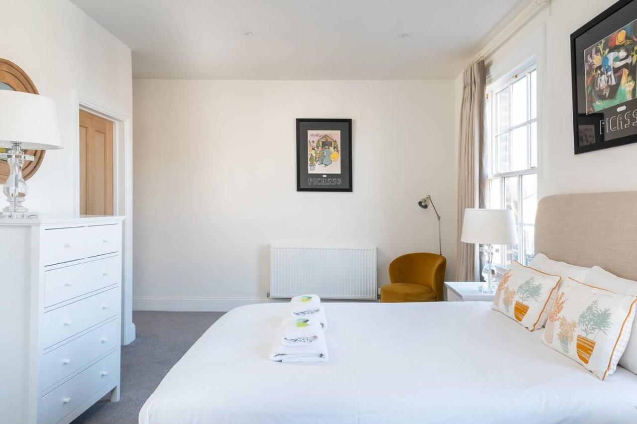 Pass The Keys Luxurious Duplex With Parking * York