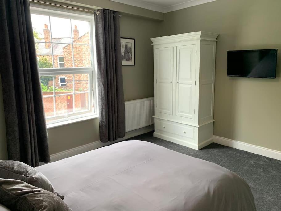 Church View Apartment