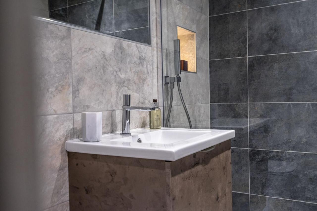The Quadrant - The King Apartment
