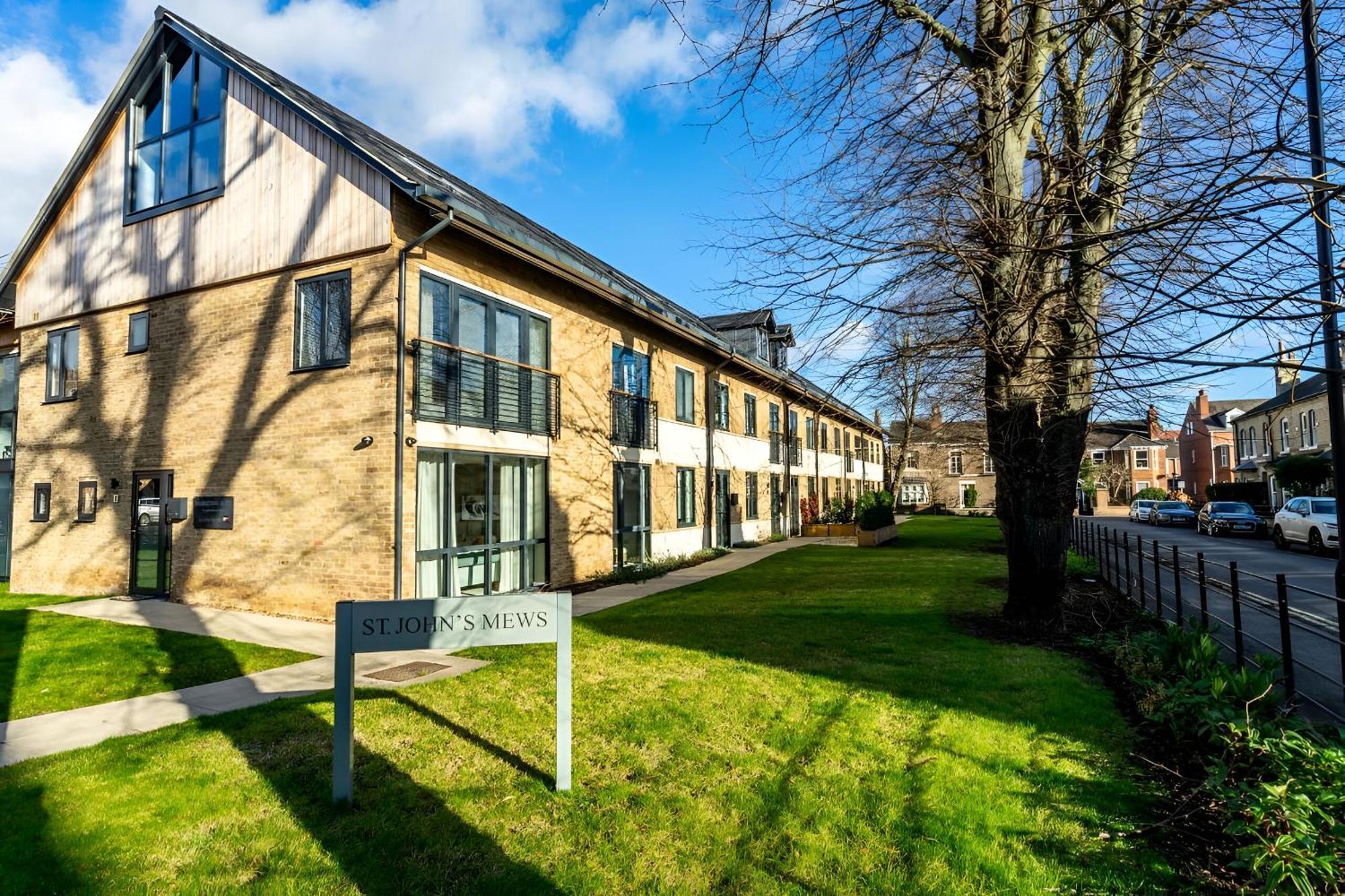 Modern In Quiet With Free Parking - Contemporary New Building