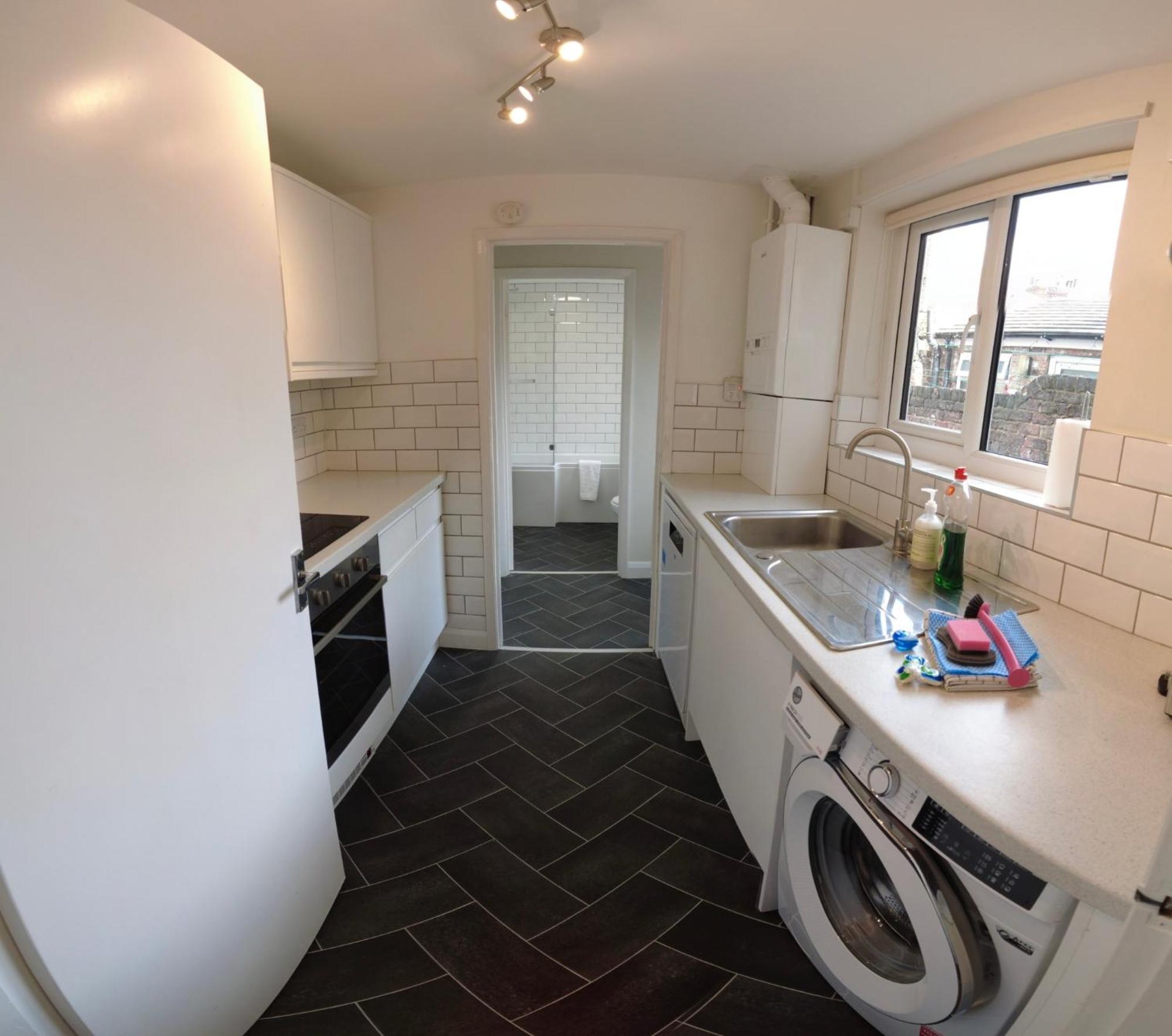 2-bed Terraced - 5 Min Walk To The Walls *