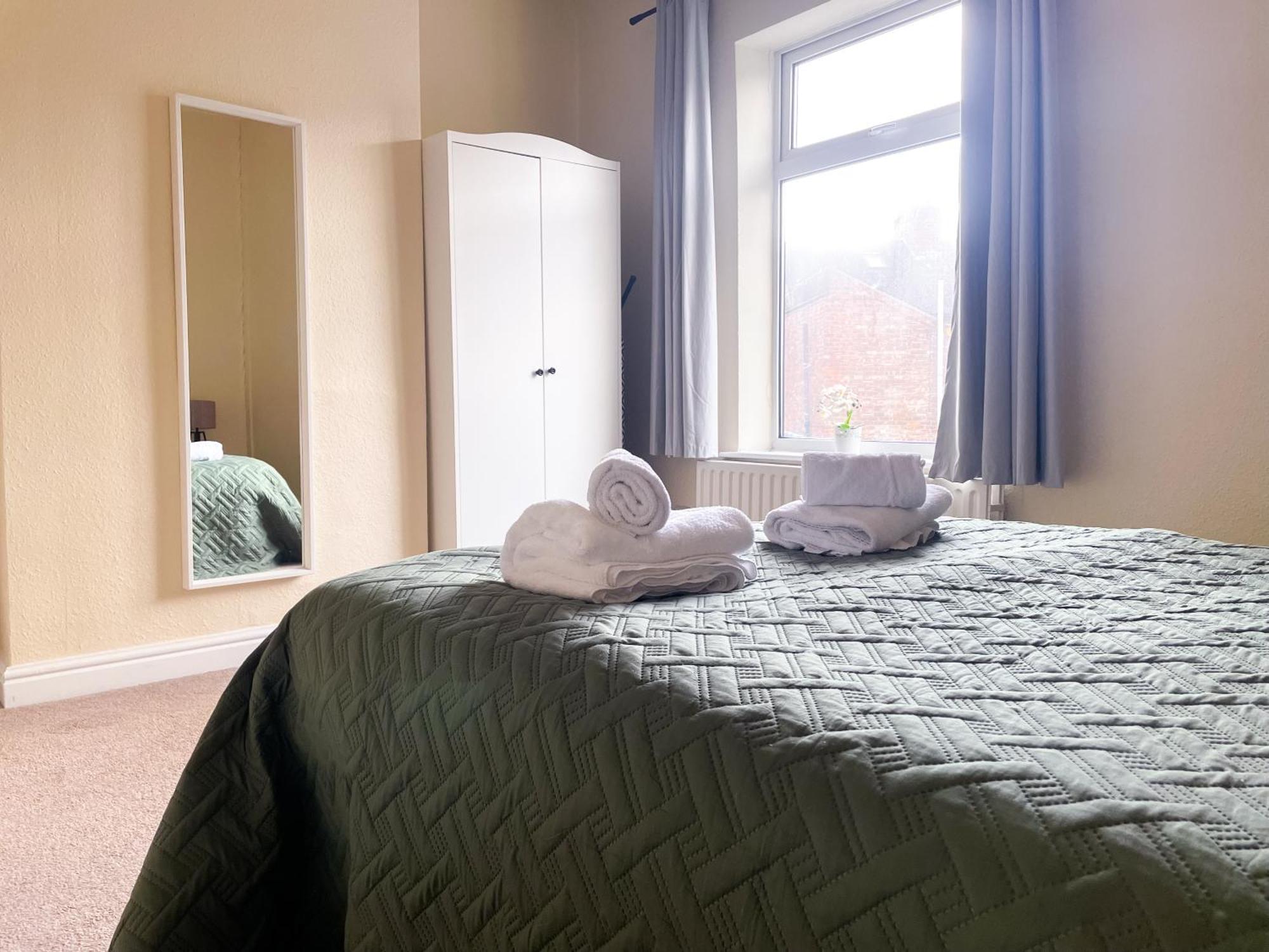 The Warwick - Quaint Victorian With Free Parking York