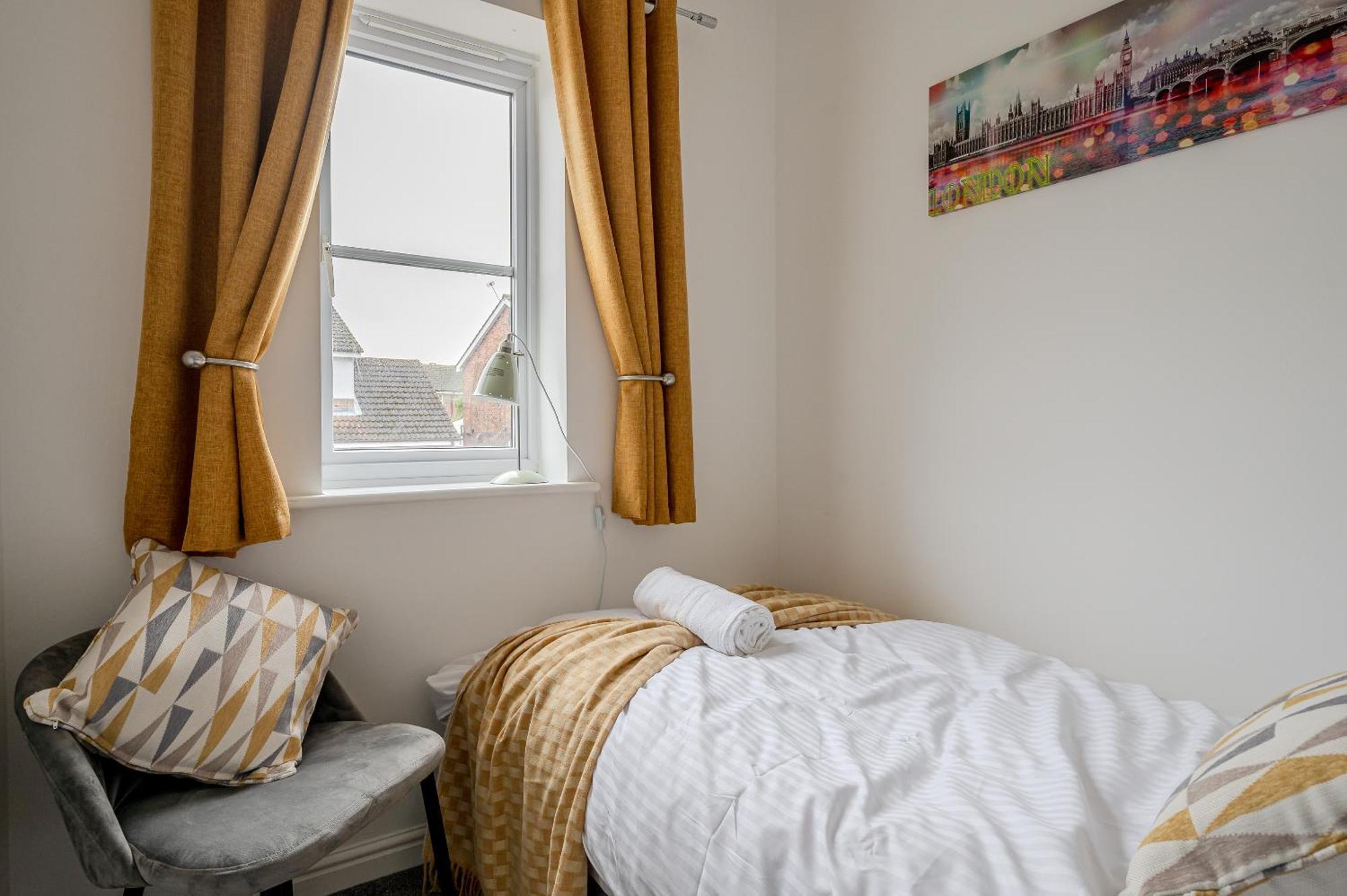 Quiet 3 Bed Hse, Sleeps 5 Free Prkg-3 Cars, 10mins, Contractor Friendly Holiday home York