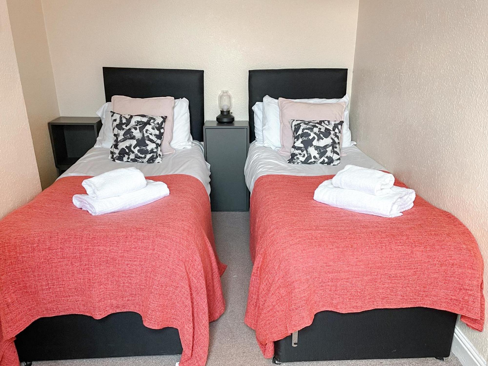 The Warwick - Quaint Victorian With Free Parking Lodge *