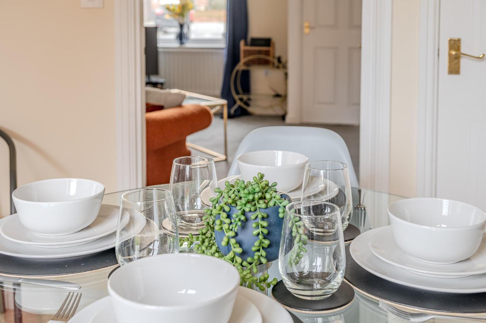 Holiday home Quiet 3 Bed Hse, Sleeps 5 Free Prkg-3 Cars, 10mins, Contractor Friendly