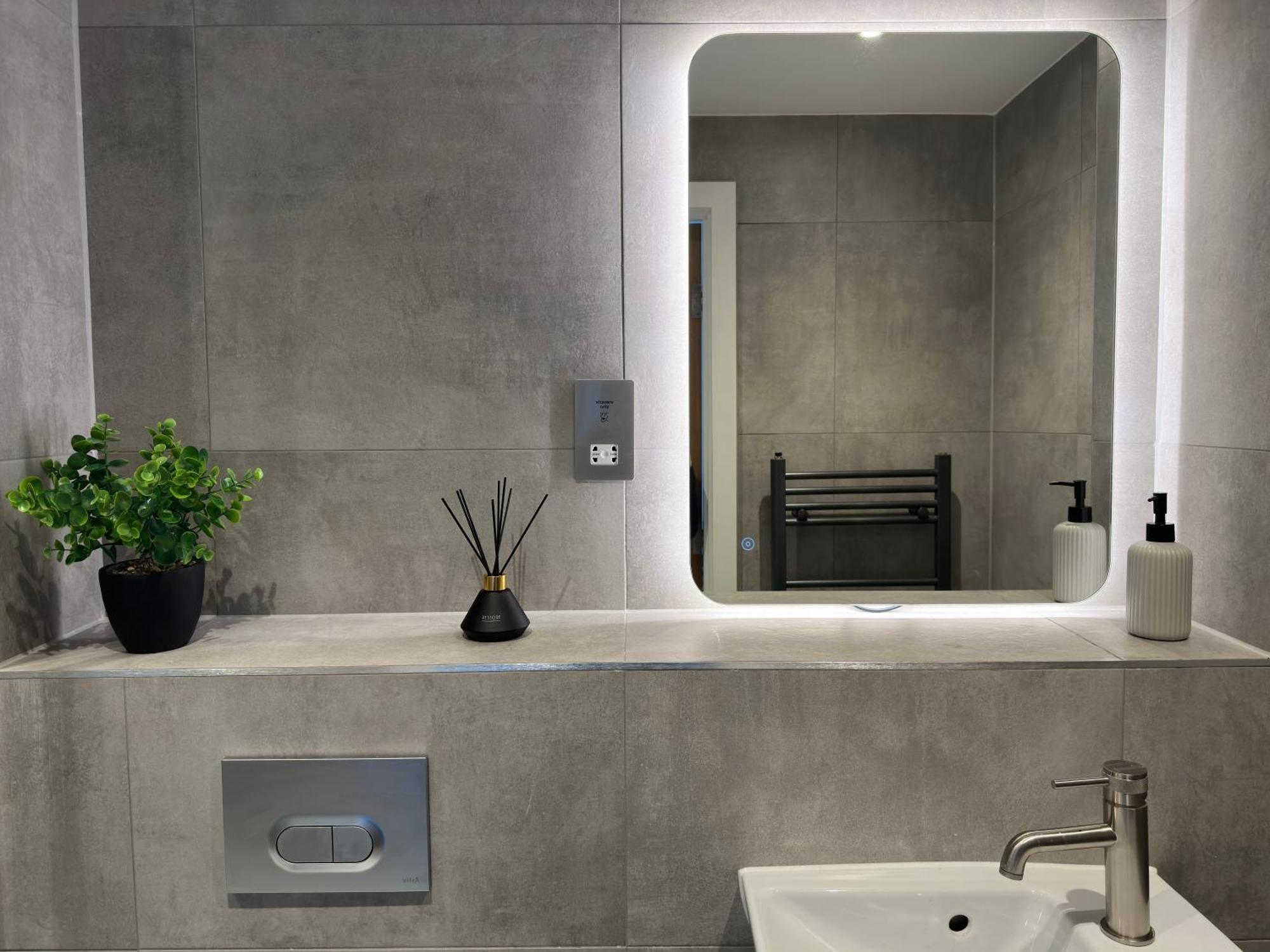 Luxury Minster Penthouse - Free Gym & Parking Apartment *