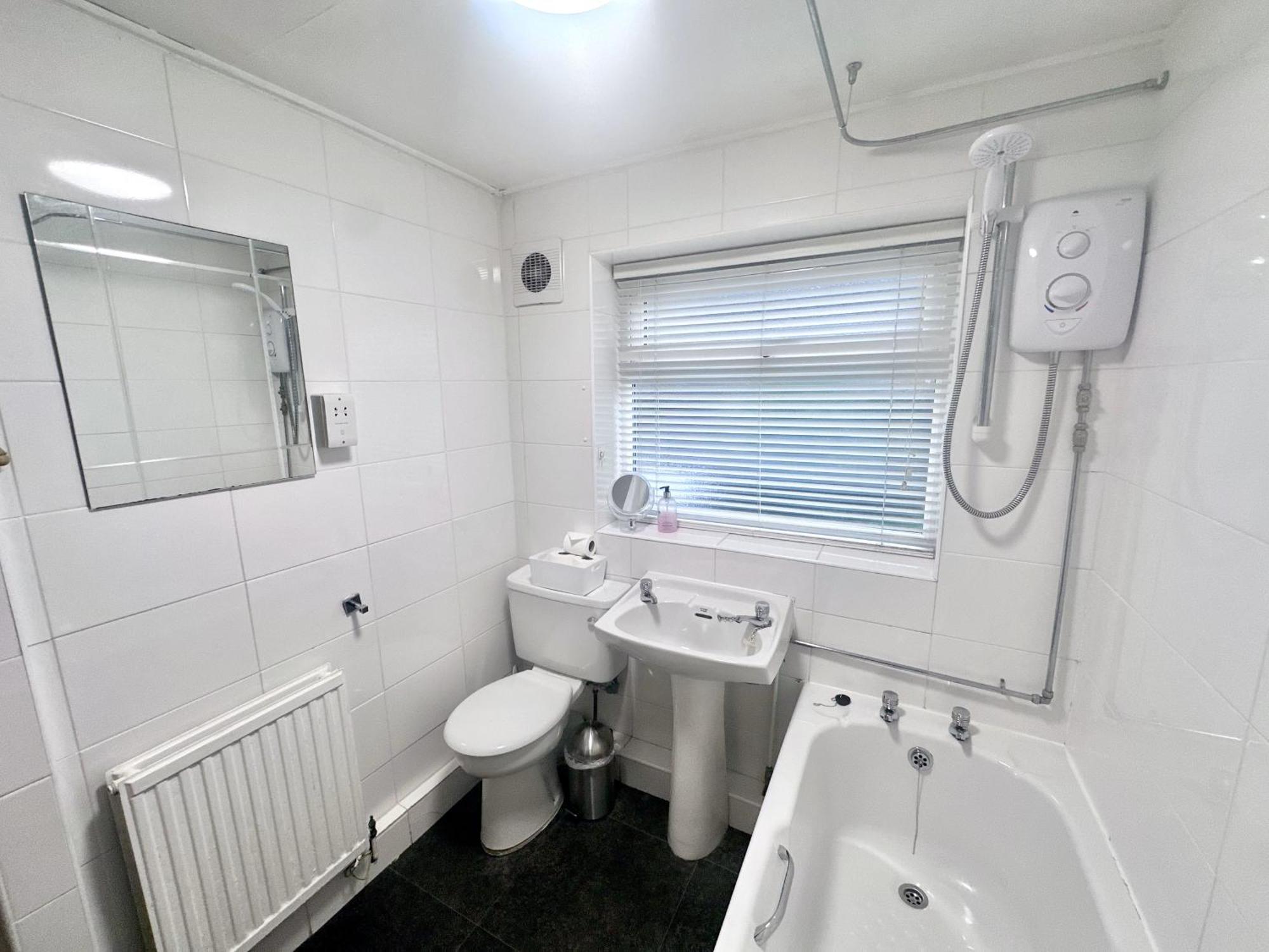 Holiday home Nunmill Nest By Bishy Road With Free Parking