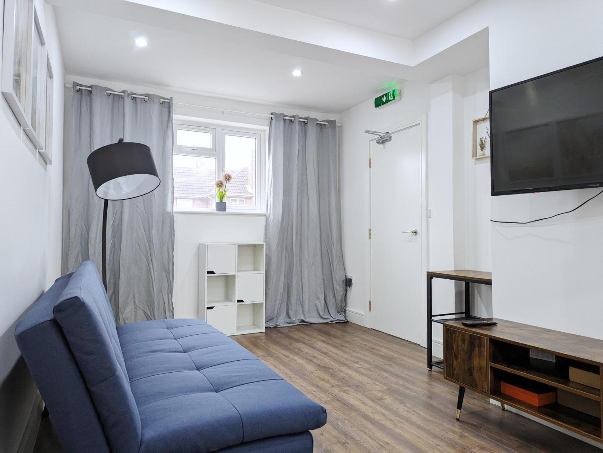 Near City Centre Private Bath Free Parking Holiday home *