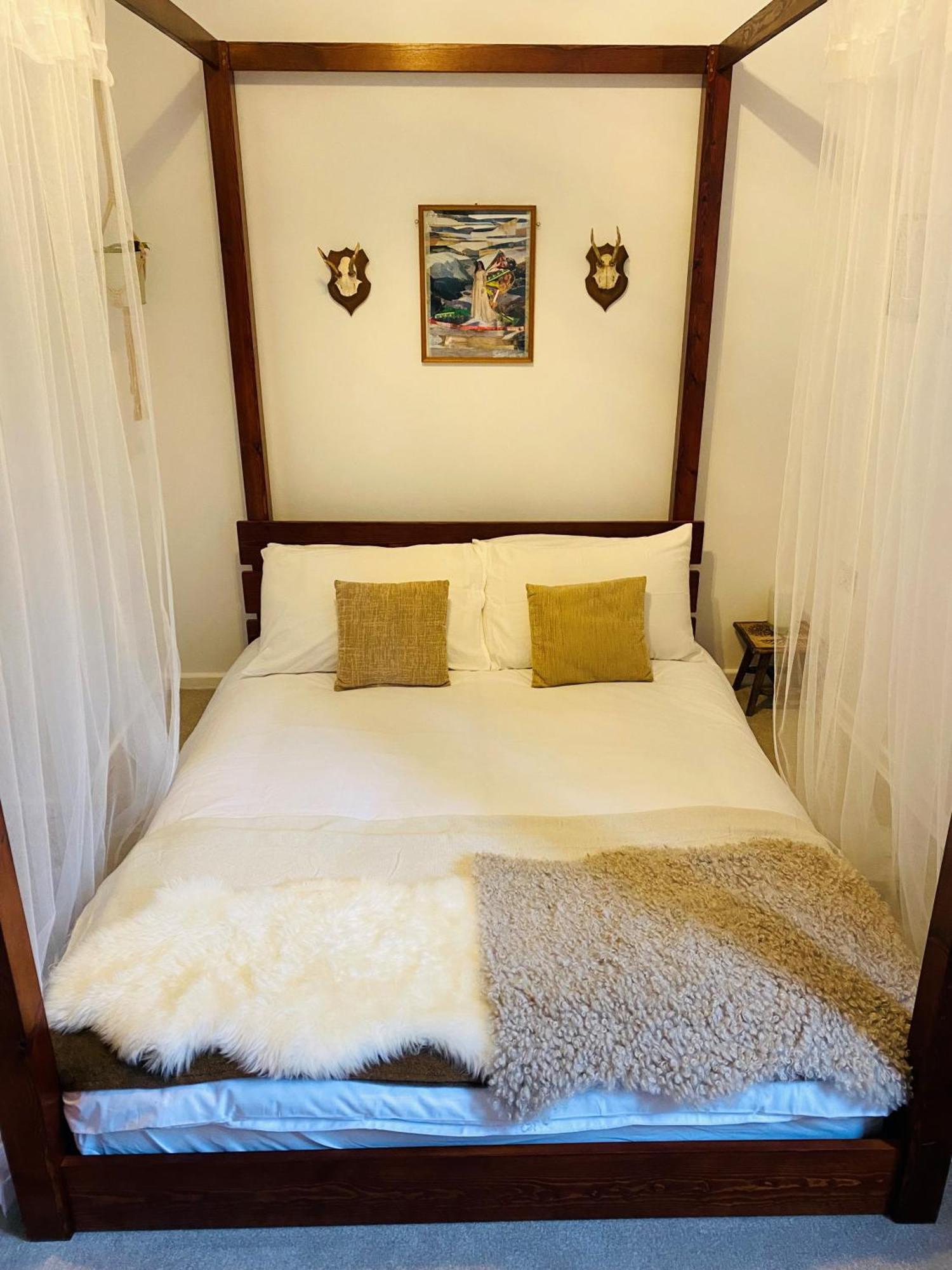 Apartment Quirky 10 Min Walk To With Free Parking *